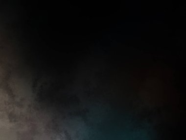 Karla kaplı yamaçta kar kayağı yapan bir adam.