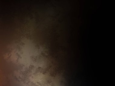 Takım elbiseli ve kravatlı bir adam ateşin önünde duruyor.