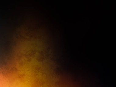 Siyah gömlekli bir adam tenis raketi tutuyor.