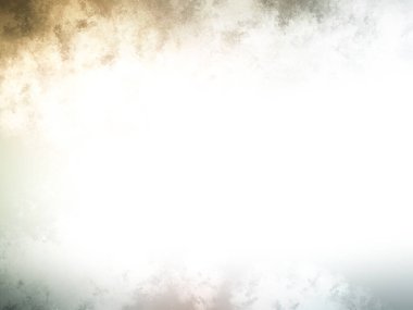 Rampada kaykay süren biri.