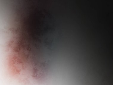 Kırmızı ve beyaz şemsiyeli bir kişi.