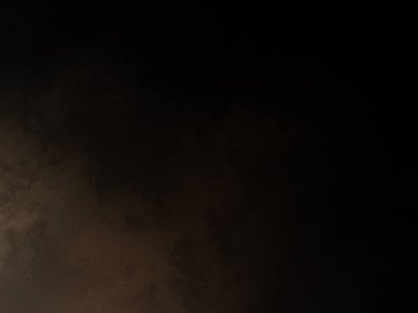 Dolunay, kara gökyüzü ve bulutlar.