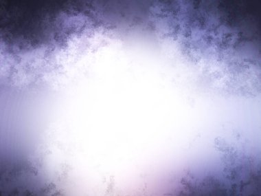 Karlı bir yüzeyde kaykay süren bir insan.