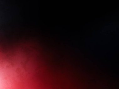 Tenis kortunda raket tutan bir adam.