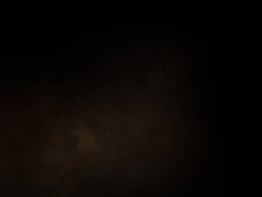 Takım elbiseli ve kravatlı bir adam karanlık bir arka planın önünde duruyor.