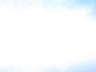 Karlı bir yüzeyde snowboard süren bir insan.