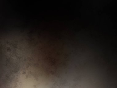 Takım elbiseli ve kravatlı bir adam duvarın önünde duruyor.