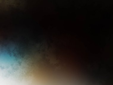 Rampada kaykay süren biri.