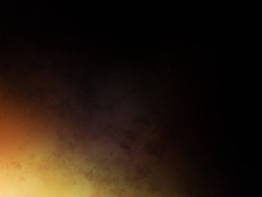 Tenis kortunda raket tutan bir adam.