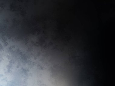 Snowboard 'da havada bir kişi