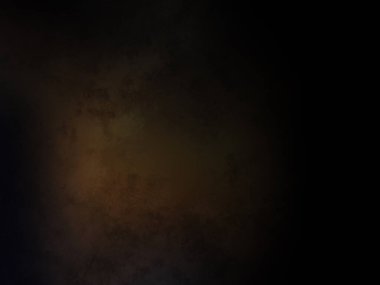 Takım elbiseli ve kravatlı bir adam duvarın önünde duruyor.