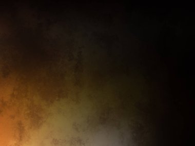 Bir adam elinde tenis raketi tutuyor.