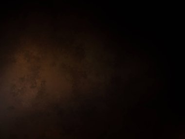 Takım elbiseli ve kravatlı bir adam karanlık bir arka planın önünde duruyor.