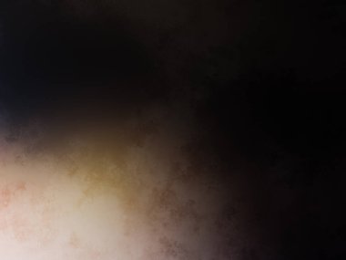 Elinde tenis raketi tutan bir adam.