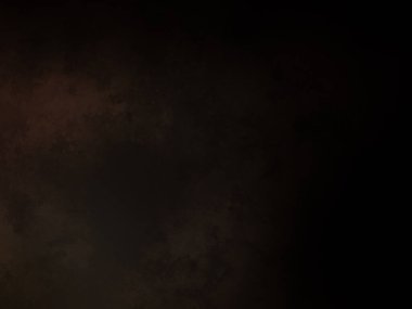 Elinde mikrofon tutan takım elbiseli ve kravatlı bir adam.