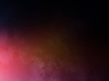 Tenis kortunda raket tutan bir adam.