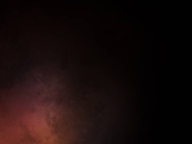 Takım elbiseli ve kravatlı bir adam ateşin önünde duruyor.