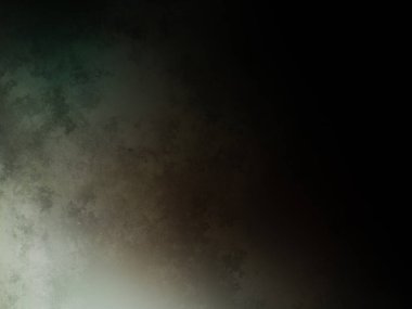 Takım elbiseli ve kravatlı bir adam duvarın önünde duruyor.