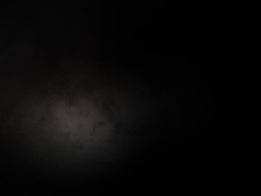 Karanlık gökyüzünde dolunay ve siyah bir arka plan.