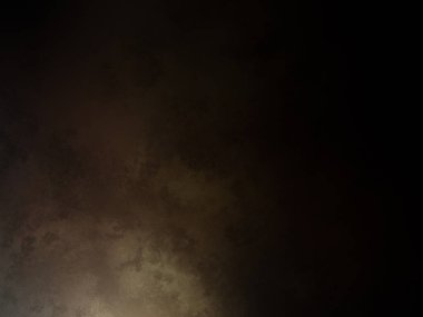 Karlı bir yüzeyde snowboard süren bir insan.