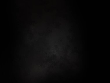 Siyah bir arkaplan, koyu gökyüzü ve beyaz bir ışık.