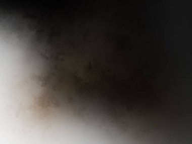 Takım elbiseli ve kravatlı bir adam duvarın önünde duruyor.