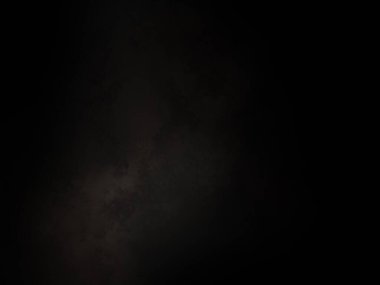 Beyaz ve kırmızı saati olan siyah bir arkaplan.