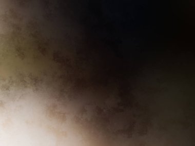 Takım elbiseli ve kravatlı bir adam duvarın önünde duruyor.