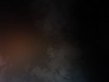 Karanlık bir gökyüzü, birkaç bulut ve bir ışık.