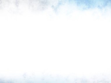 Karlı bir yüzeyde snowboard süren bir insan.