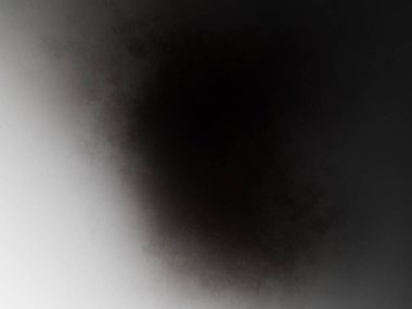 Bıçaklı birinin siyah beyaz fotoğrafı.