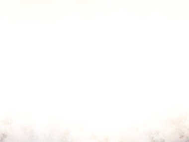 Karlı bir yüzeyde snowboard süren bir insan.