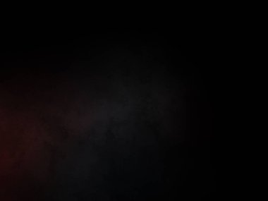 Elinde mikrofon tutan takım elbiseli ve kravatlı bir adam.