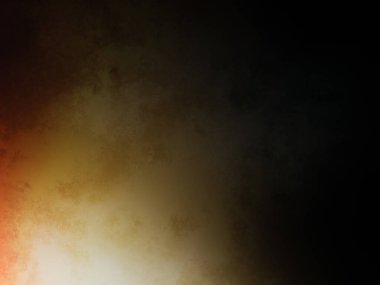 Tenis kortunda raket tutan bir adam.