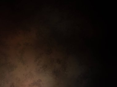 Takım elbiseli ve kravatlı bir adam duvarın önünde duruyor.