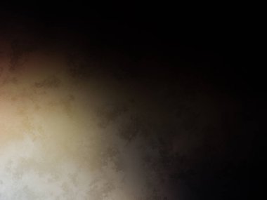 Elinde tenis raketi tutan bir adam.