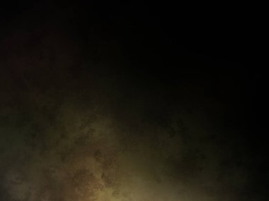 Karanlık bir yüzeyde kaykay süren bir adam.