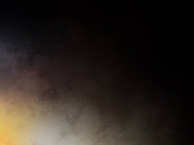 Takım elbiseli ve kravatlı bir adam duvarın önünde duruyor.