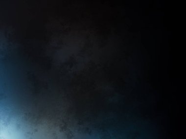 Sörf tahtası tutan dalgıç kıyafetli bir adam.