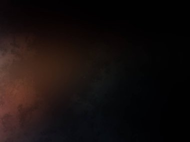 Bir adam kortta tenis raketi tutuyor.