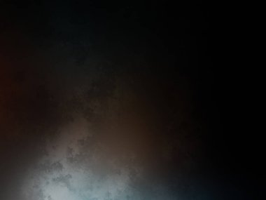 Karanlık bir yüzeyde kaykay süren bir insan.