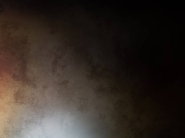 Elinde tenis raketi tutan biri.