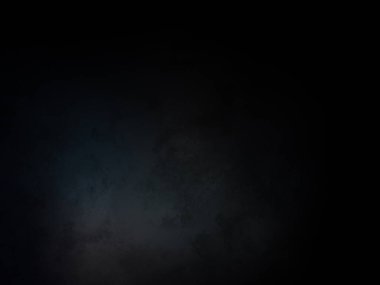 Karanlık gökyüzü ve aydınlığı olan siyah bir arkaplan.