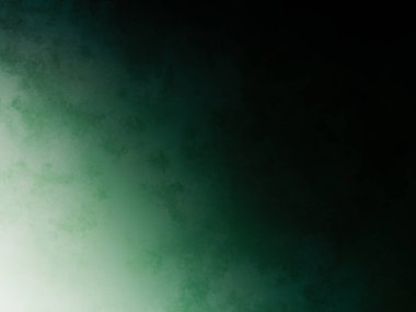 Tenis kortunda raket tutan bir adam.