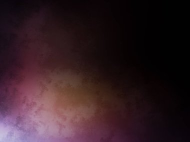 Takım elbiseli ve kravatlı bir adam tenis raketi tutuyor.