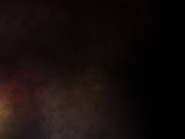 Elinde mikrofon tutan takım elbiseli ve kravatlı bir adam.