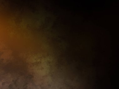 Bir adam kortta tenis raketi tutuyor.