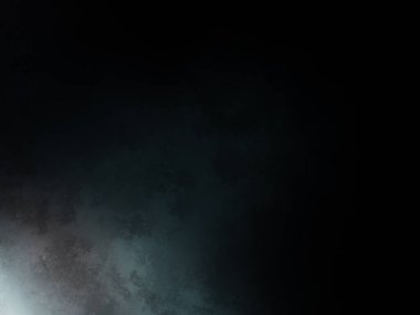 Takım elbiseli ve kravatlı bir adam karanlık bir arka planın önünde duruyor.