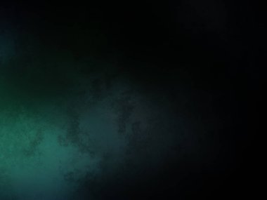 Tenis kortunda raket tutan bir adam.