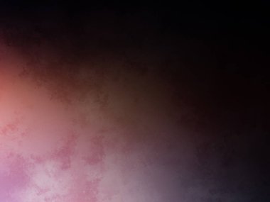 Tenis kortunda raket tutan bir adam.